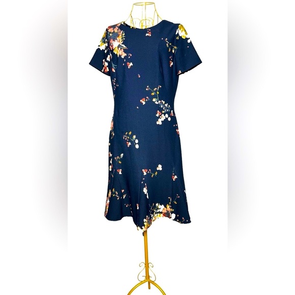 Lauren Ralph Lauren Navy Floral A-Line Knee-Length Short Sleeve Dress, M (10) - Picture 4 of 16